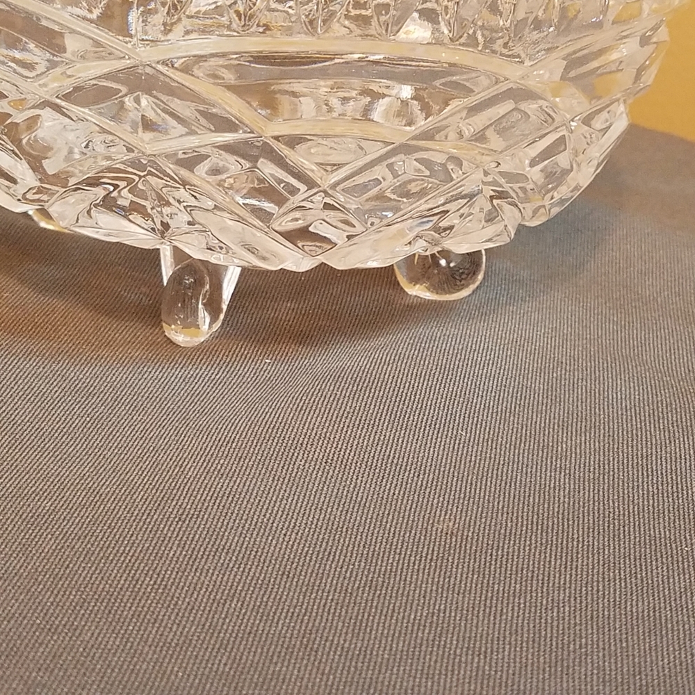 Crystal glass covered candy dish footed - Picture 11 of 12